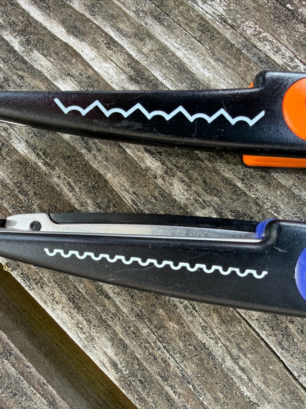 2 FISKARS Scissors Stamp Volcano